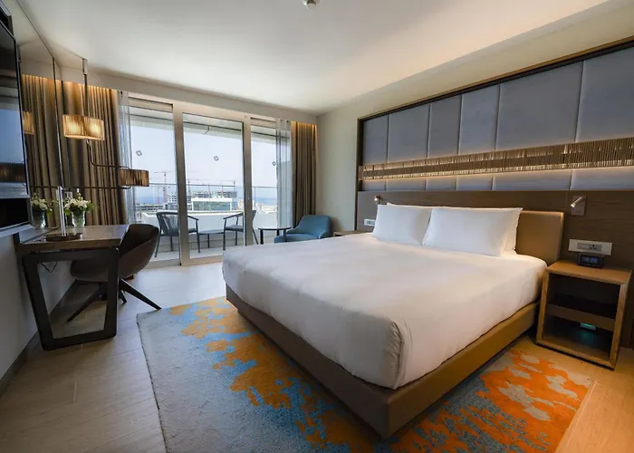 Hyatt Regency Malta 5* Сент Джулианс